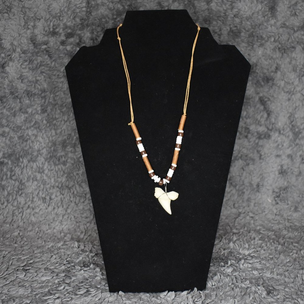 🔥 3/$15 NWT Cool Jewels Shark Tooth Necklace